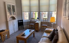 Apartment 2 Bed West End